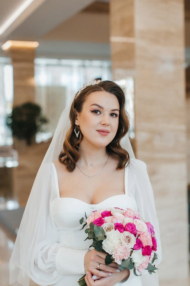 bridal makeup artist