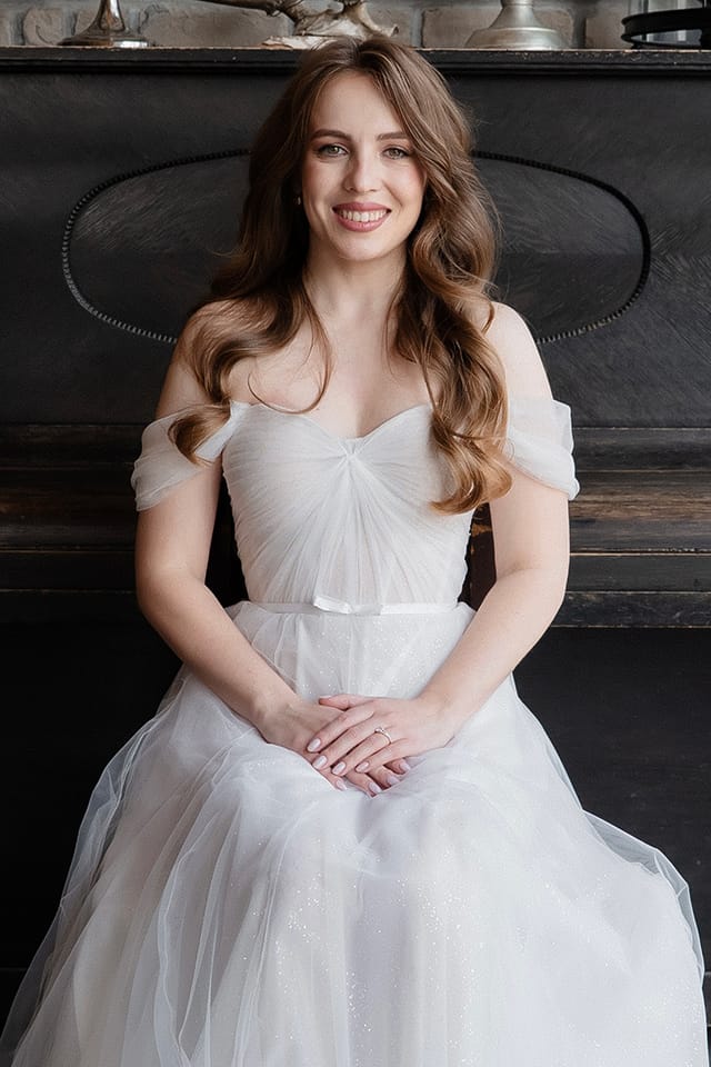 wedding makeup artist